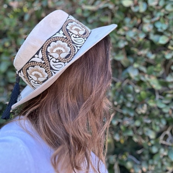 Hats N' Roses Stephanie Danielle Fedora Cowboy Hat Aurora Ivory Embroidered L - Picture 5 of 15